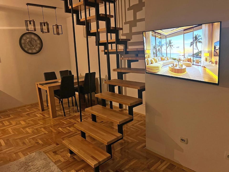 Communal lounge/ TV room, TV and multimedia, Evening entertainment
