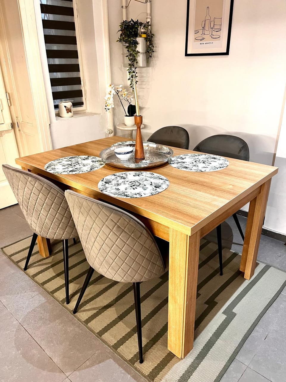 Living room, Dining area