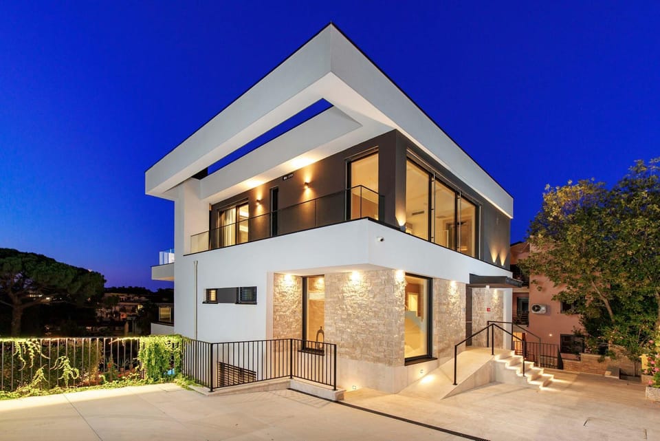 Property building, Night