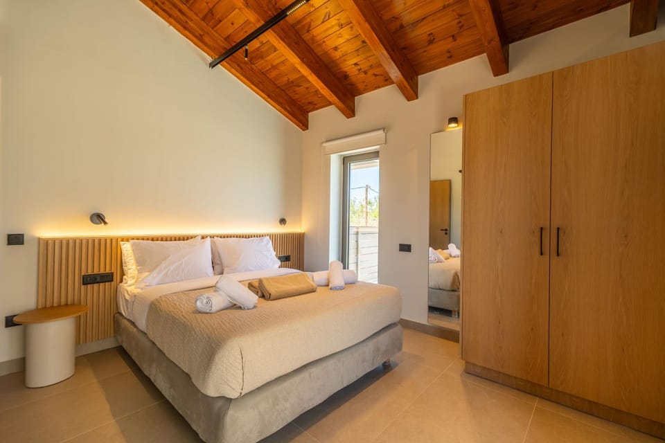Bed, Photo of the whole room, Bedroom, wardrobe