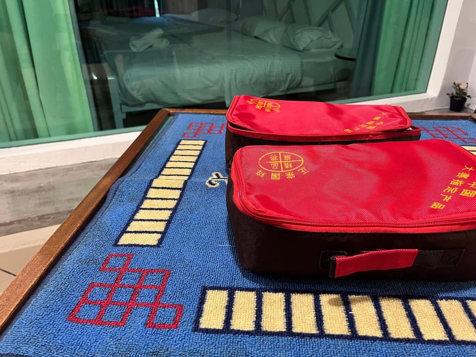 Permas Jaya -- Pool Table & Family Gathering #4BR4B #14 pax by Cowidea House in Johor Bahru