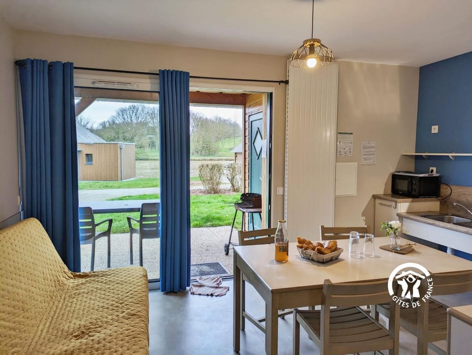 Patio, Kitchen or kitchenette, Living room, Seating area, Dining area, pet friendly