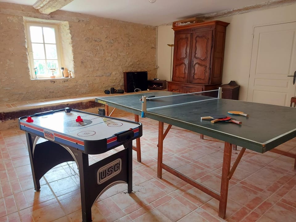 Game Room, Table tennis