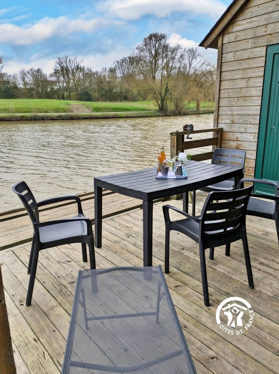 Patio, Day, Fishing, Lake view