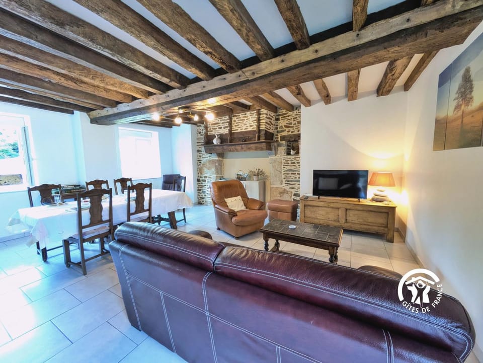 Communal lounge/ TV room, Living room, Seating area, Dining area