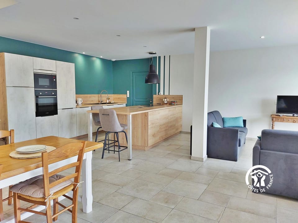 Kitchen or kitchenette, Living room, Dining area