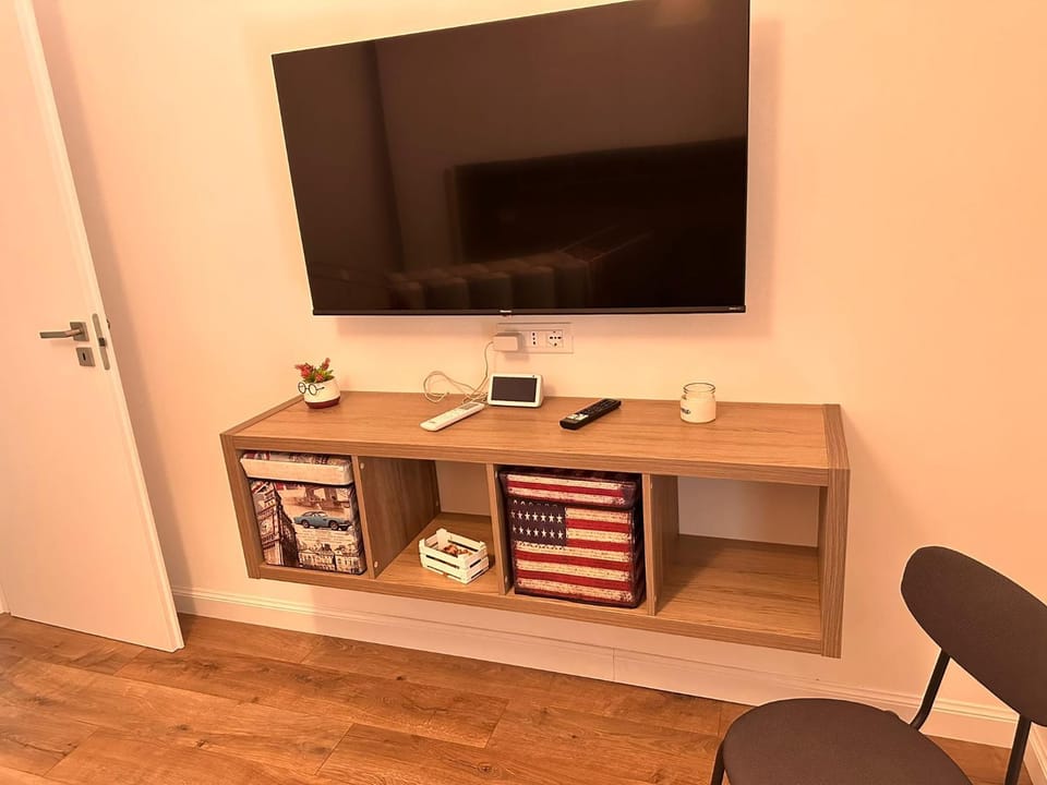 Sunflower House Apartment in Rome
