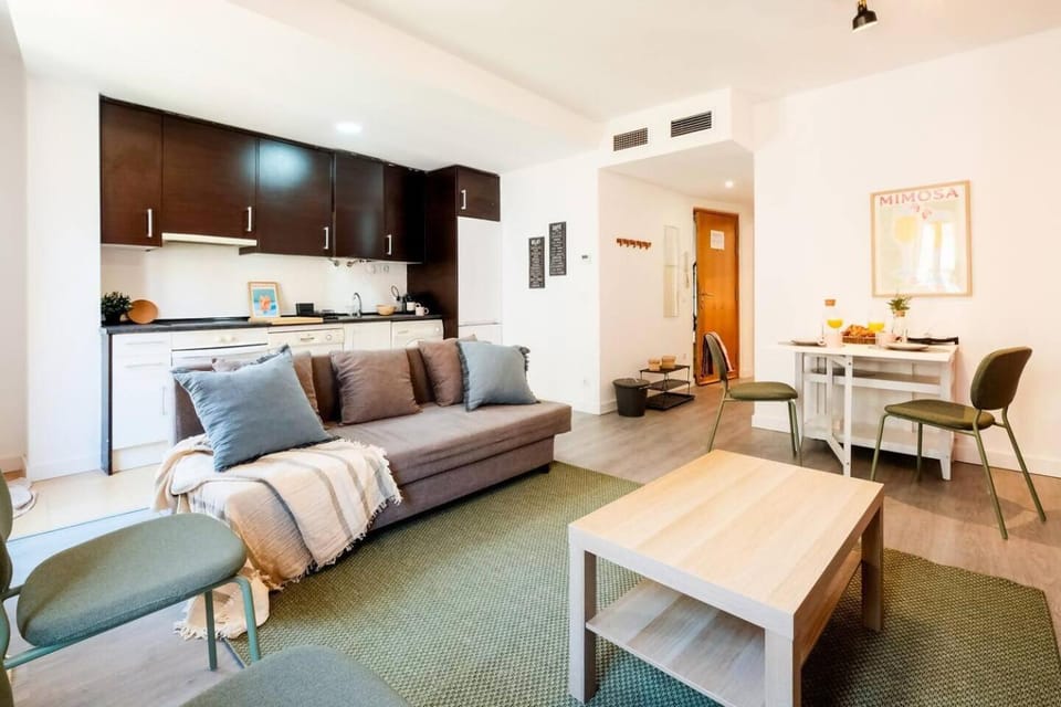 Balloon House Casco Antiguo WiFi 4 Pax Nespresso Apartment in Zaragoza