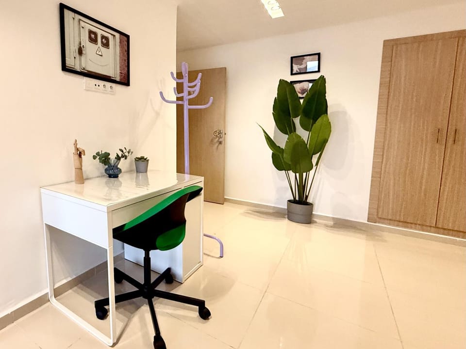 Sunny Kenitra apartment - balcony and workspace Apartment in Rabat-Salé-Kénitra