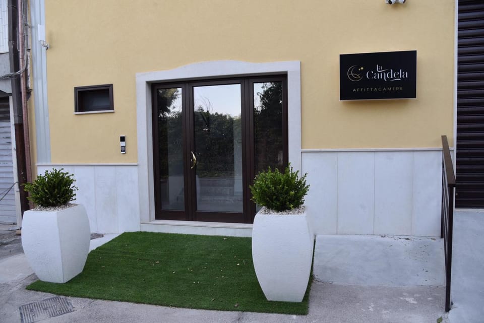 Property building, Property logo or sign, Logo/Certificate/Sign, Location