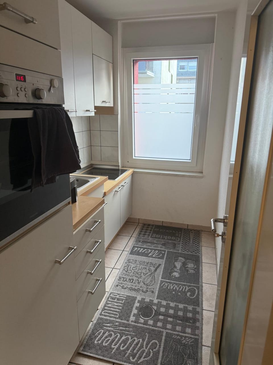 Kitchen or kitchenette, oven, stove