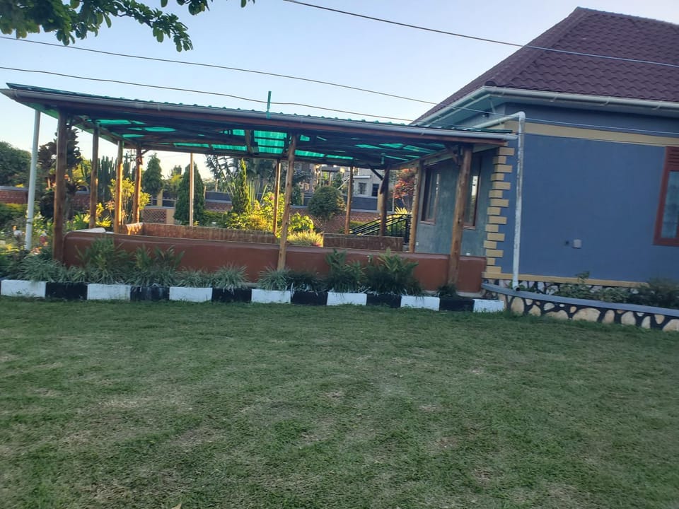 Property building, Day, Garden, Garden view