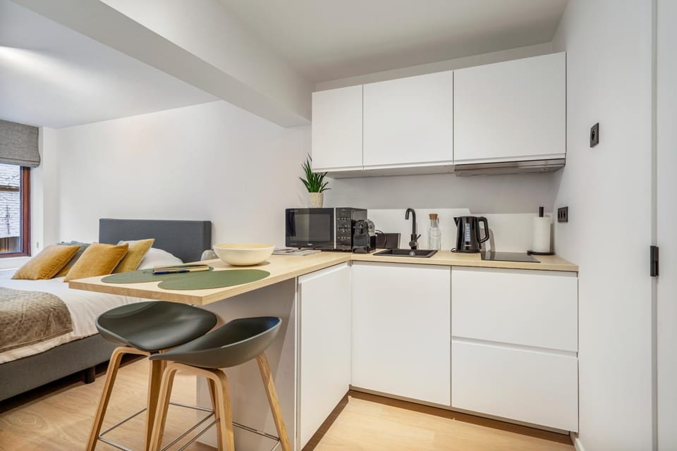 Bed, Kitchen or kitchenette