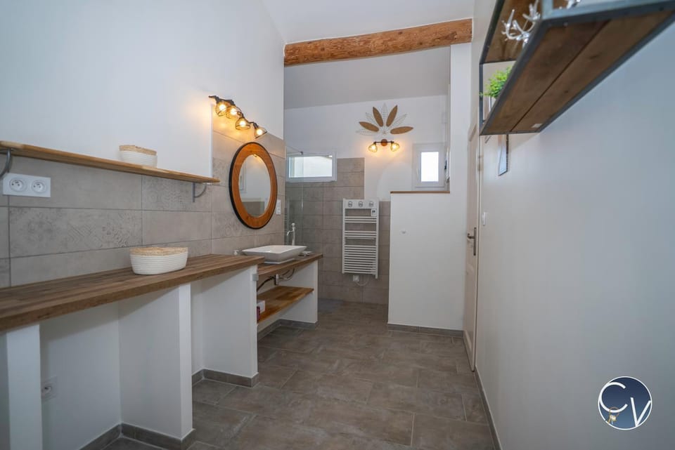 Gîte moderne, calme & piscine House in Saint-Martin-d'Ardèche