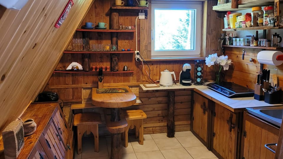 Coffee/tea facilities, Kitchen or kitchenette, oven