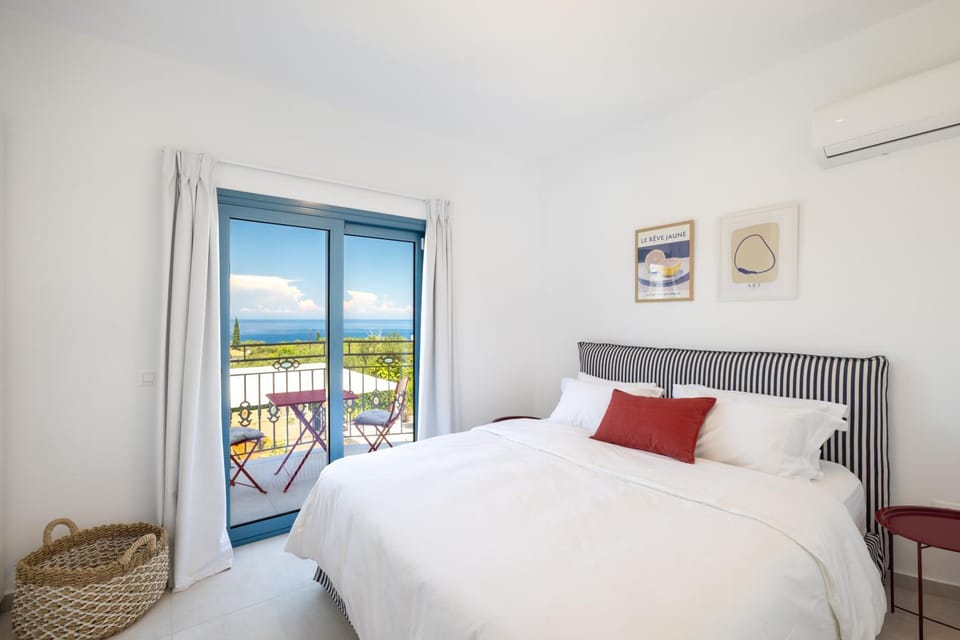 Bed, View (from property/room), Photo of the whole room, Bedroom