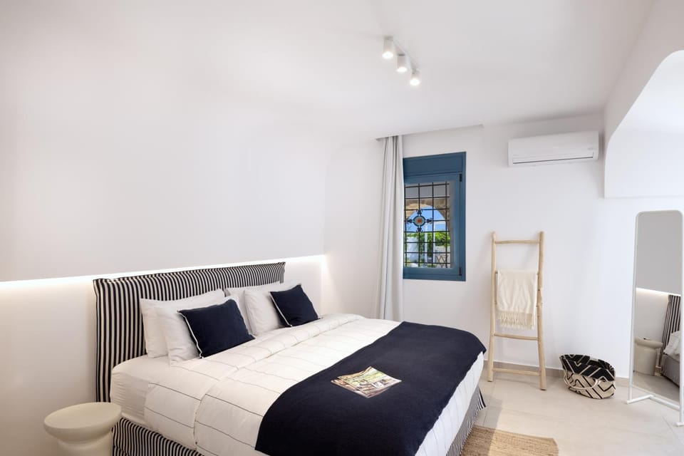 Bed, Bedroom, air conditioner