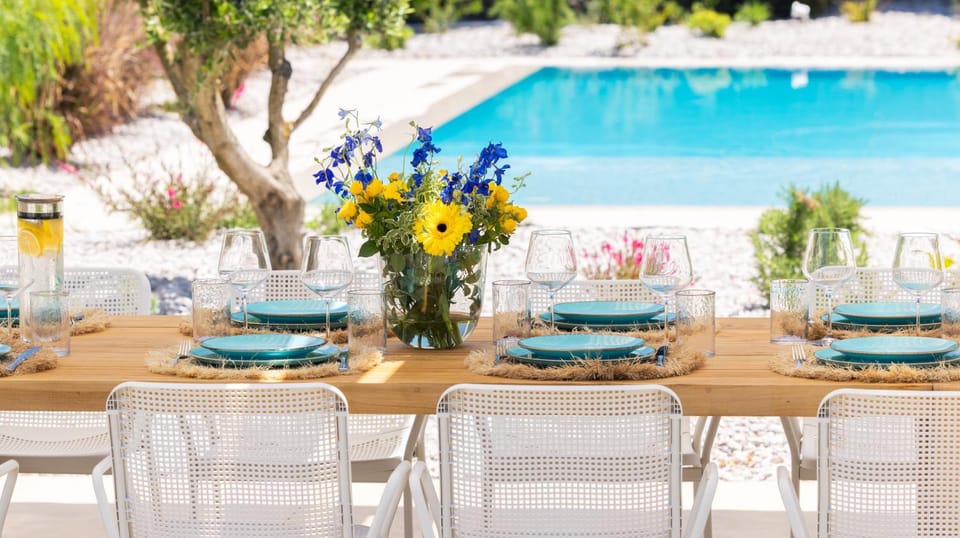 Patio, Dining area, Swimming pool, sunbed