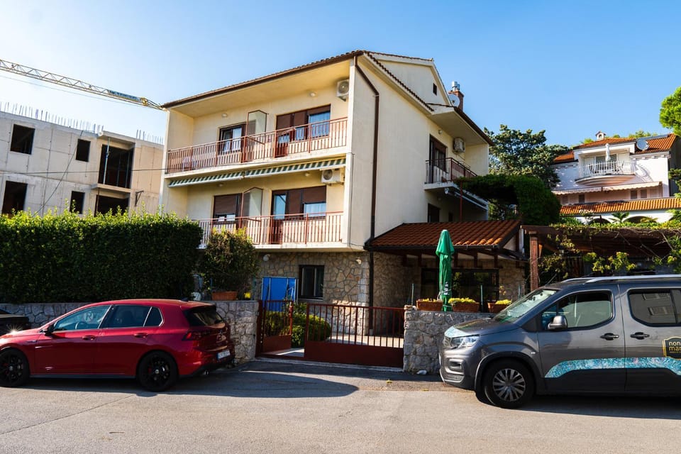 APT House Mercedes near the beach Apartment in Crikvenica