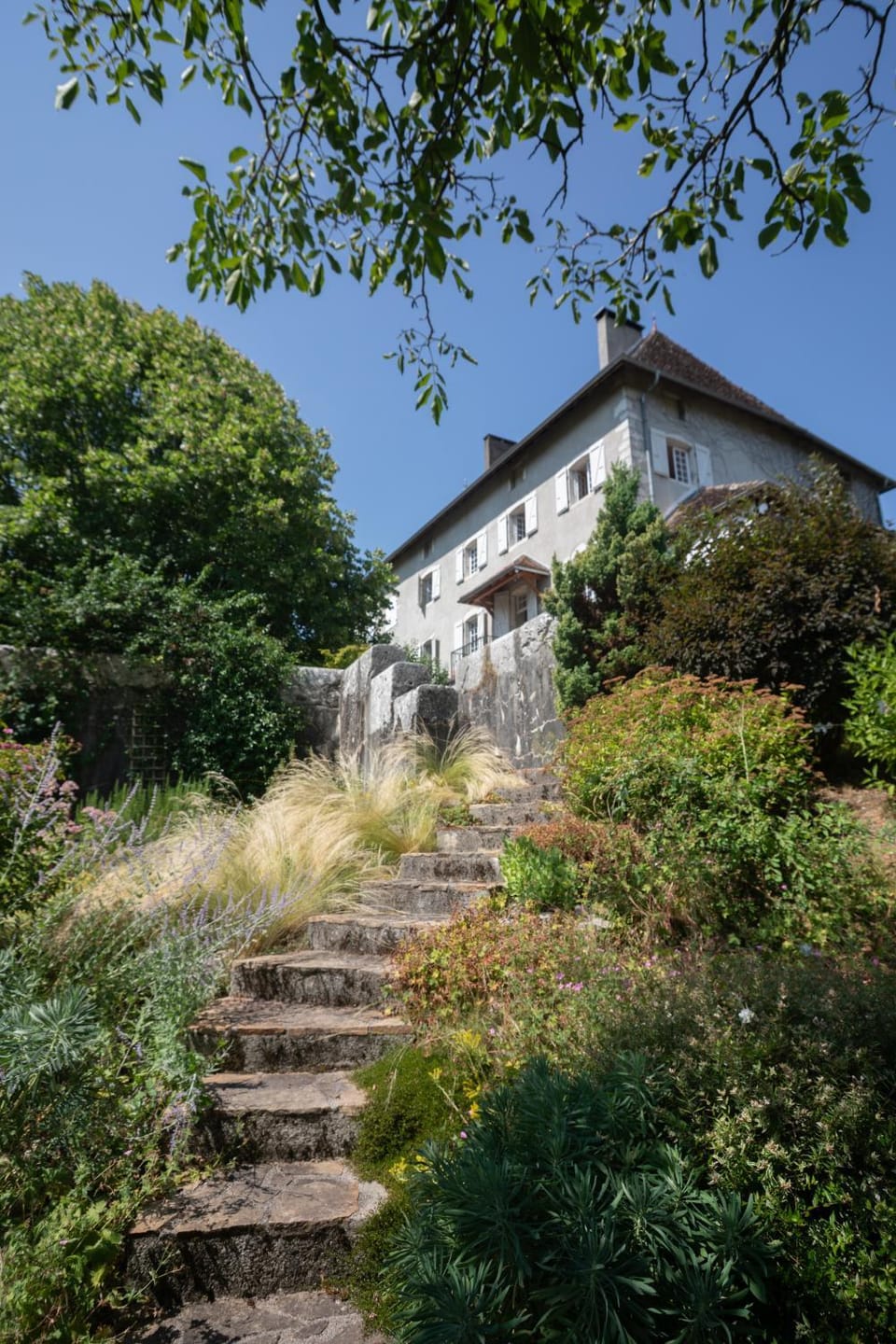 Property building, Spring, Day, Natural landscape, Garden, Garden view, internet