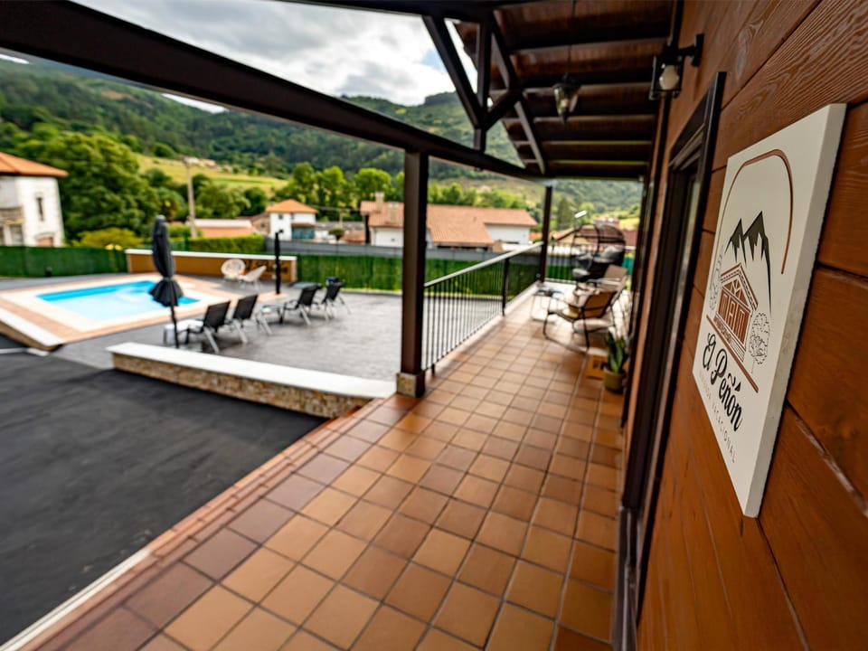 Patio, Natural landscape, View (from property/room), Balcony/Terrace, Mountain view, Pool view, Swimming pool, sunbed