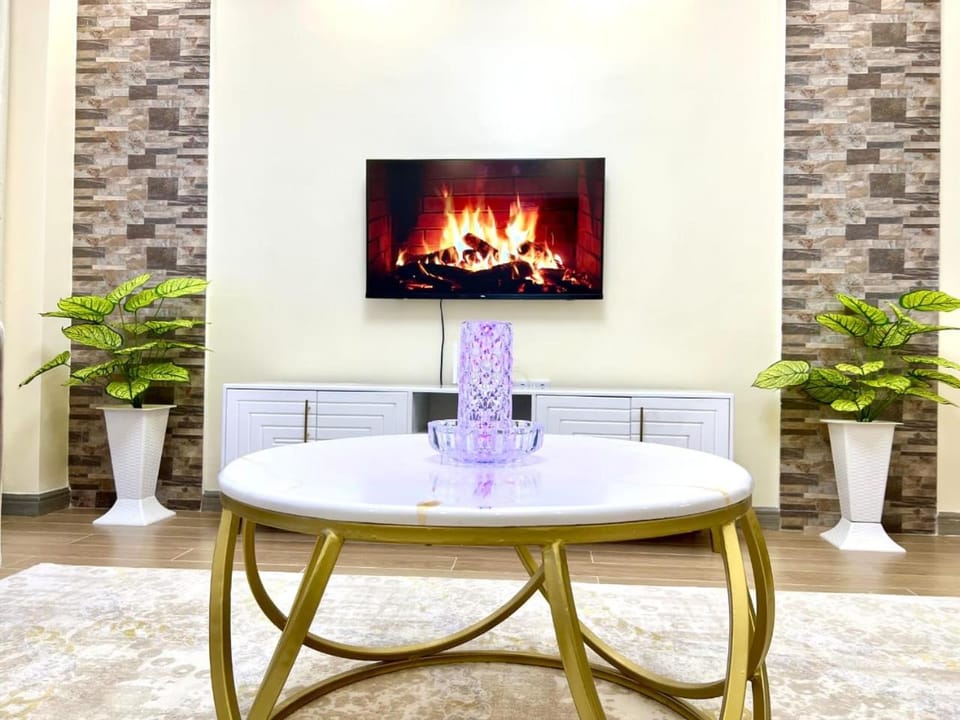 urban modern apartments with heated swimming pool mordern equipped gym ample parking space and child play area Apartment in Nairobi