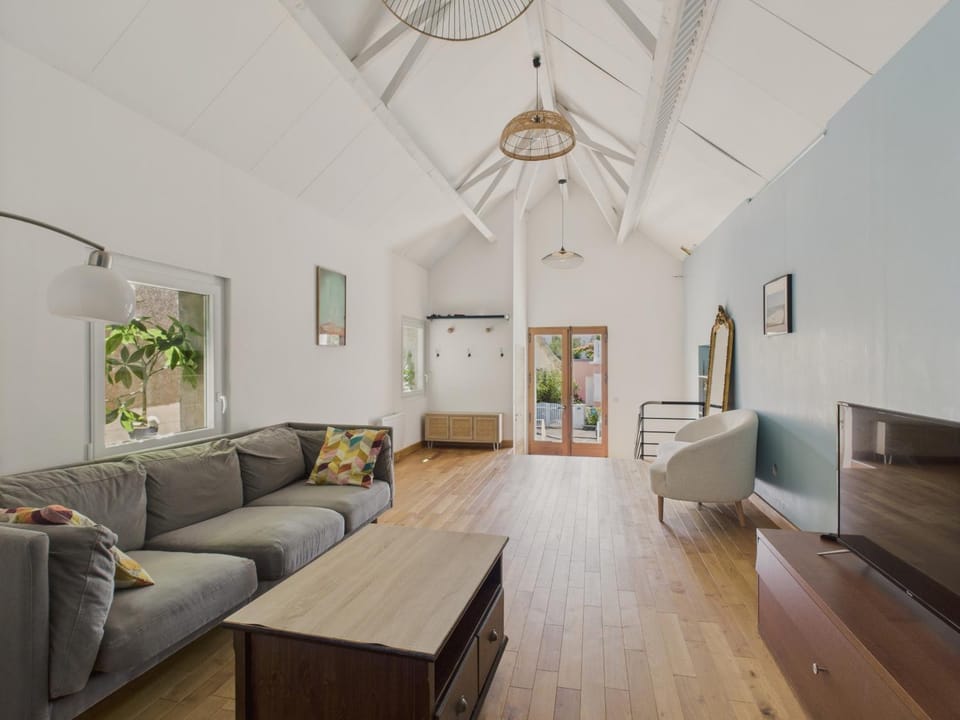 Communal lounge/ TV room, Living room