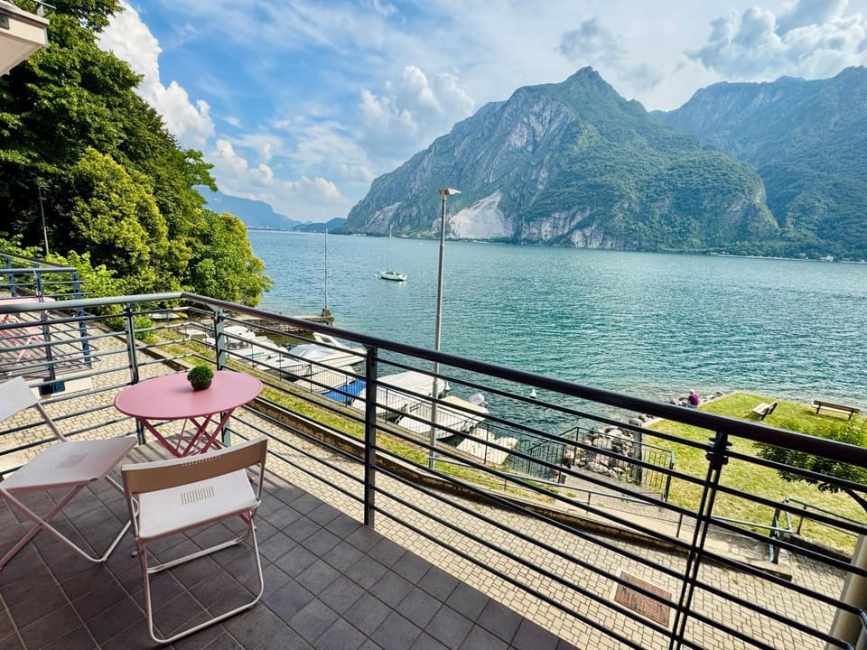 Balcony/Terrace, Balcony/Terrace, Lake view, Mountain view