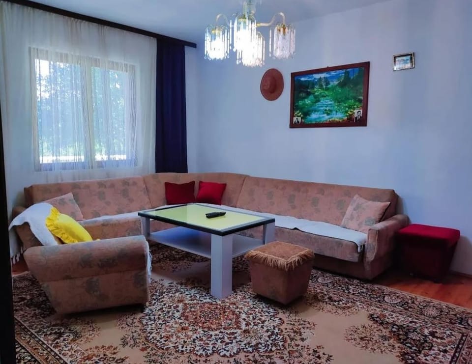 Mali Raj House in Montenegro