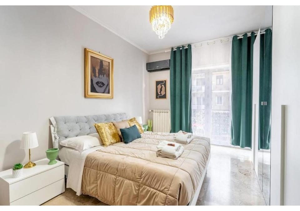 Bed, Photo of the whole room, Bedroom, air conditioner