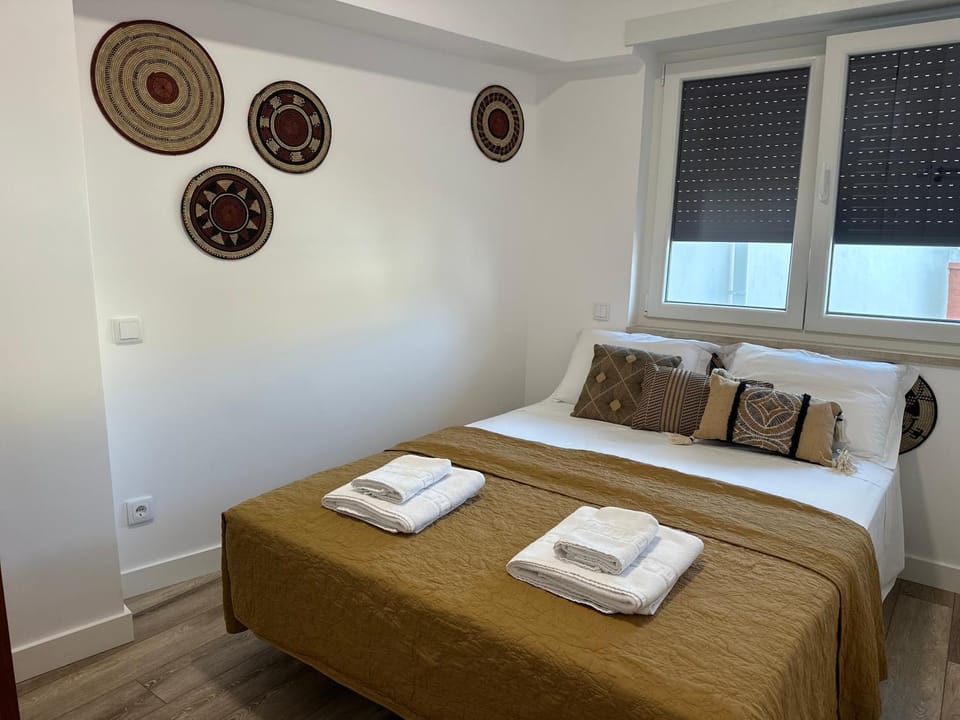 Bed, Bathroom, Photo of the whole room, Bedroom, towels