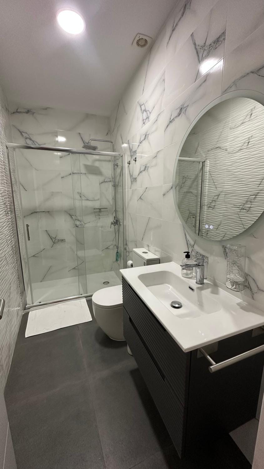 Shower, Bathroom, Bath, towels