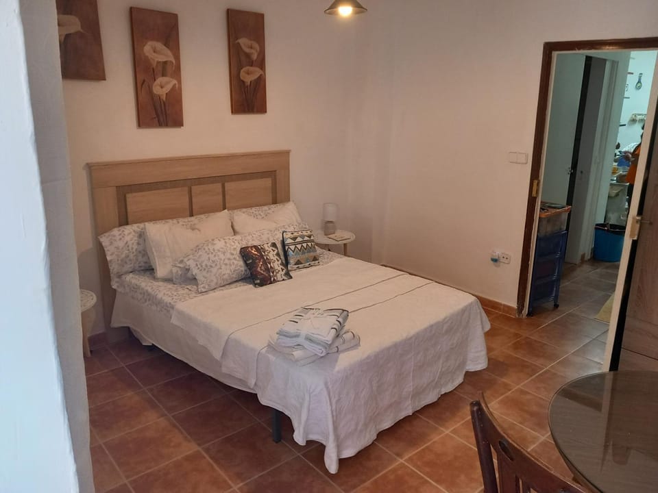 Habitacion casa particular by jordi deusa Vacation rental in Gandia