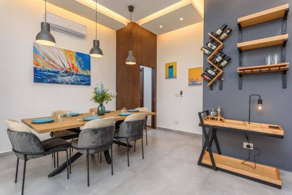 Decorative detail, Dining area, air conditioner