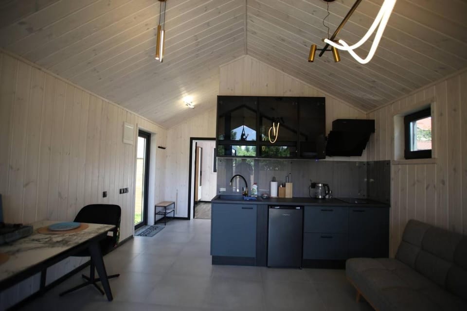 Kitchen or kitchenette, Living room, Seating area, Dining area, minibar