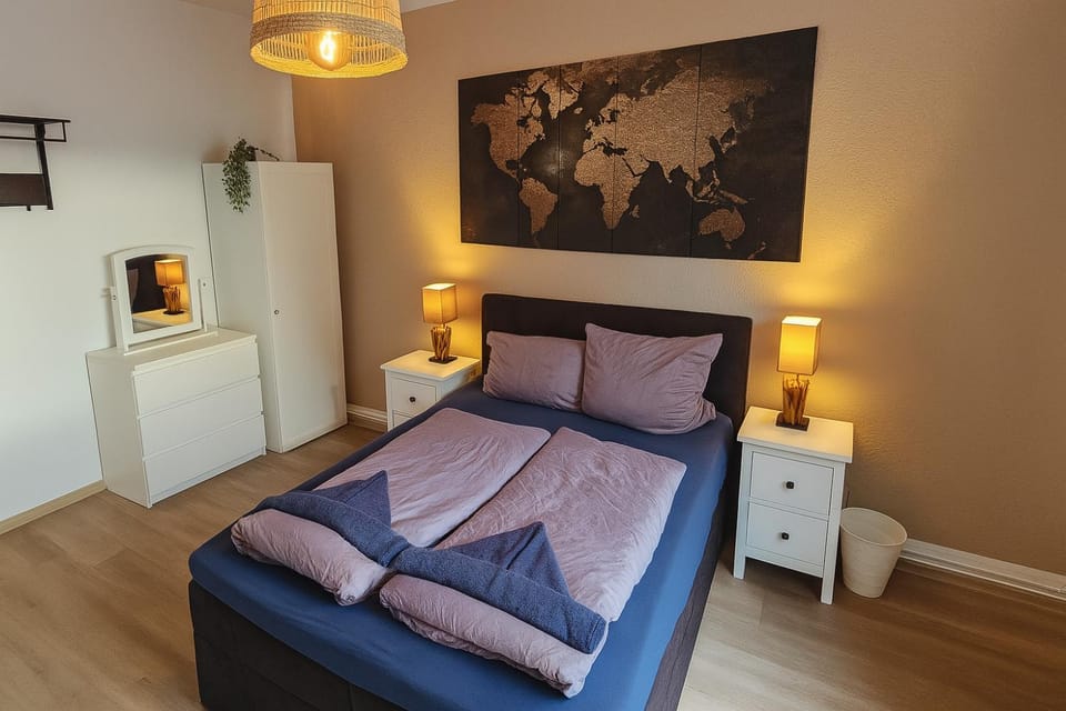 Photo of the whole room, Bedroom