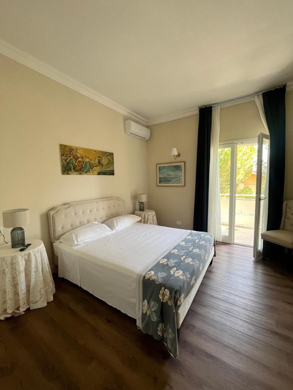 5 Ragazze Hotel in Marche