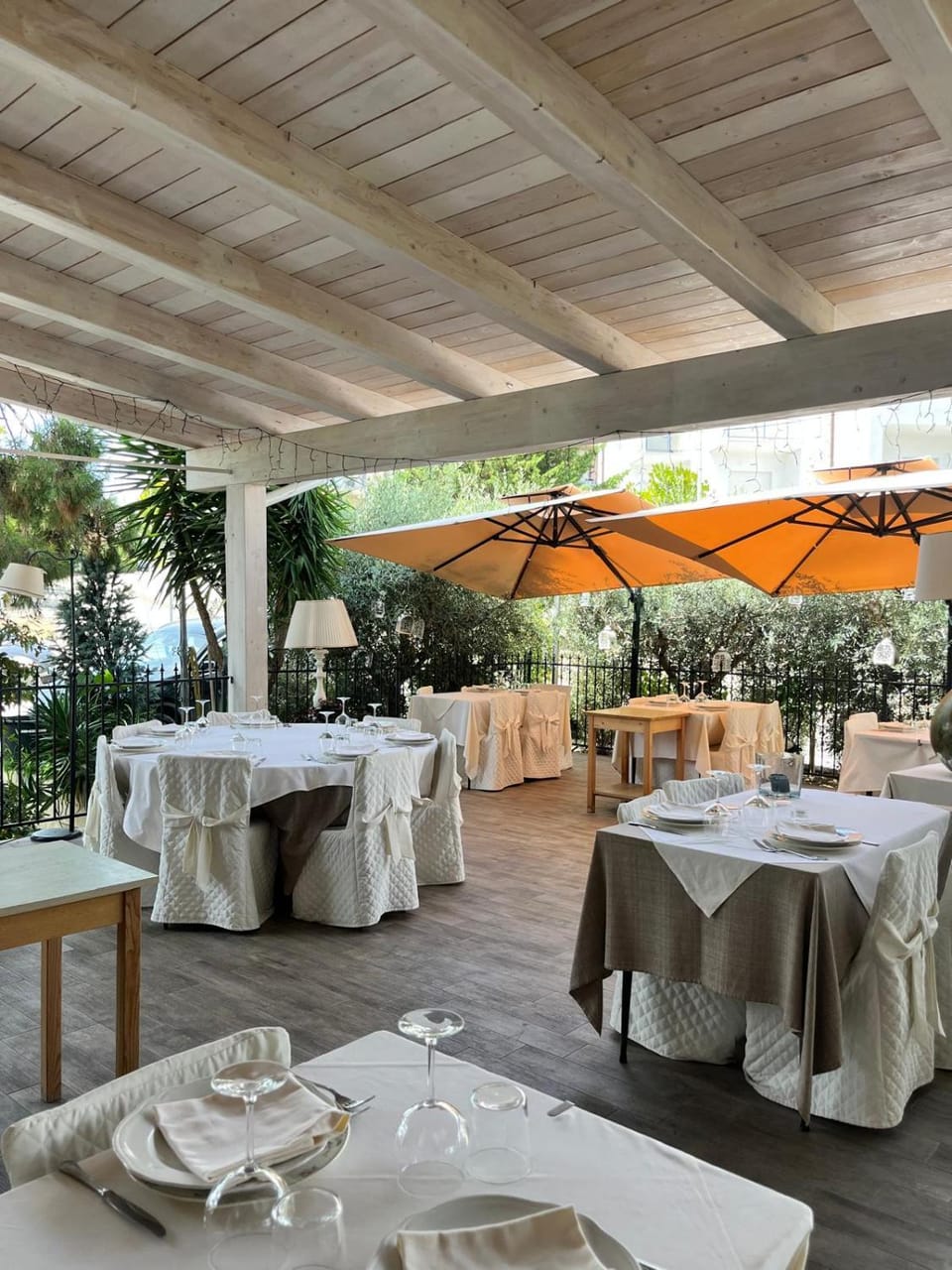 5 Ragazze Hotel in Marche