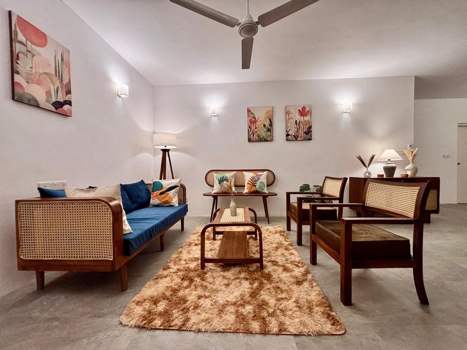 Living room, Seating area