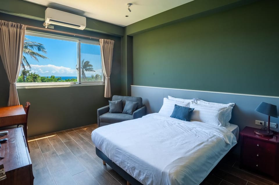Bed, Photo of the whole room