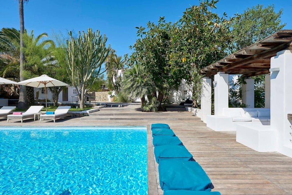 Elegant Villa Retreat in Ibiza's Heart, 1041 Villa in Ibiza