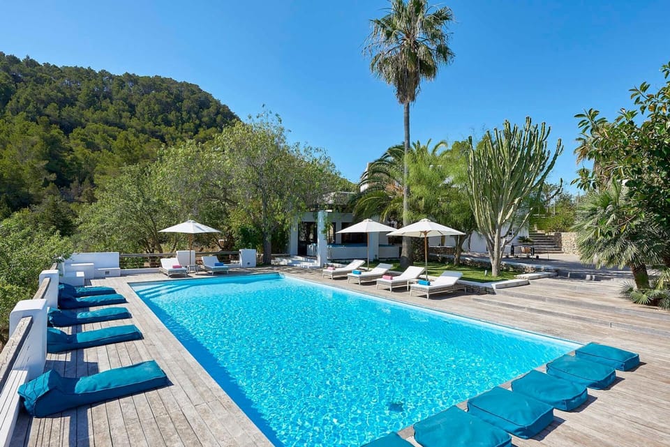 Elegant Villa Retreat in Ibiza's Heart, 1041 Villa in Ibiza