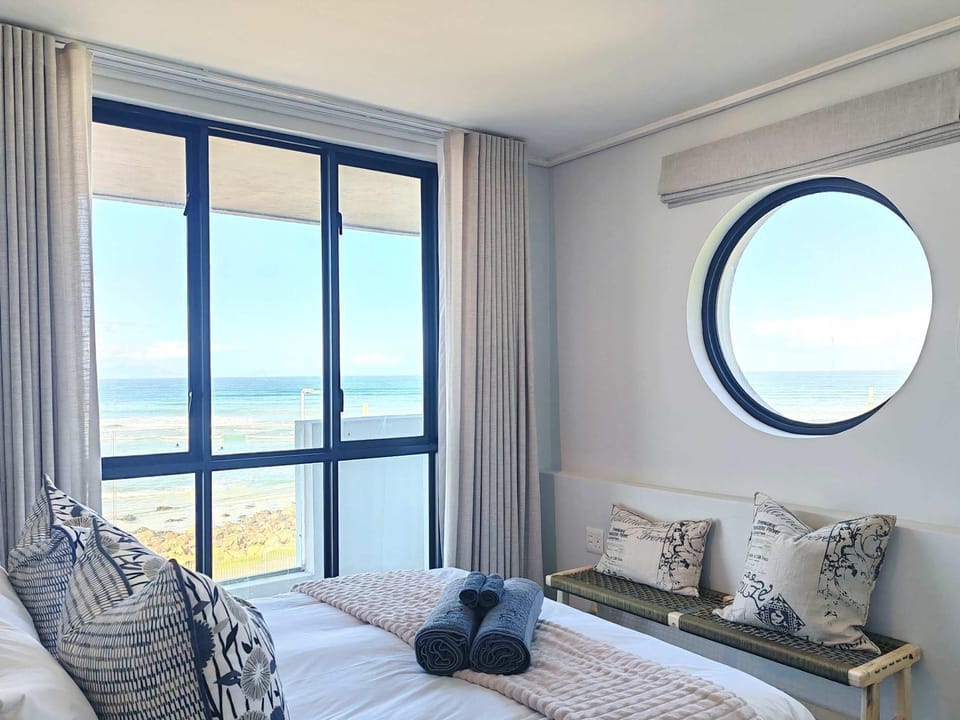 Wavescapes Hang Ten Stay Apartment in Cape Town
