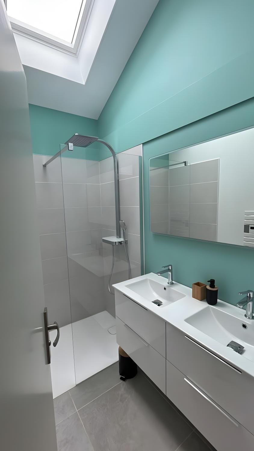 Bathroom, Living room