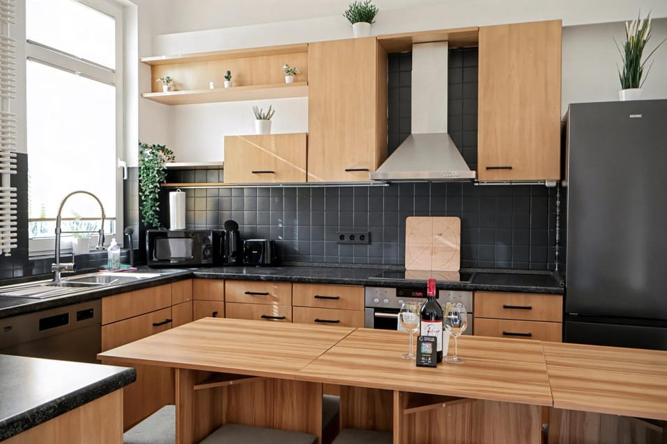 Coffee/tea facilities, Kitchen or kitchenette, Dining area, Diving, dishwasher, minibar, oven, stove, toaster