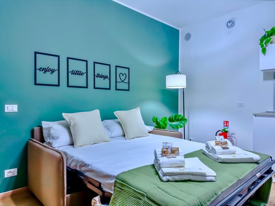 Bed, Living room