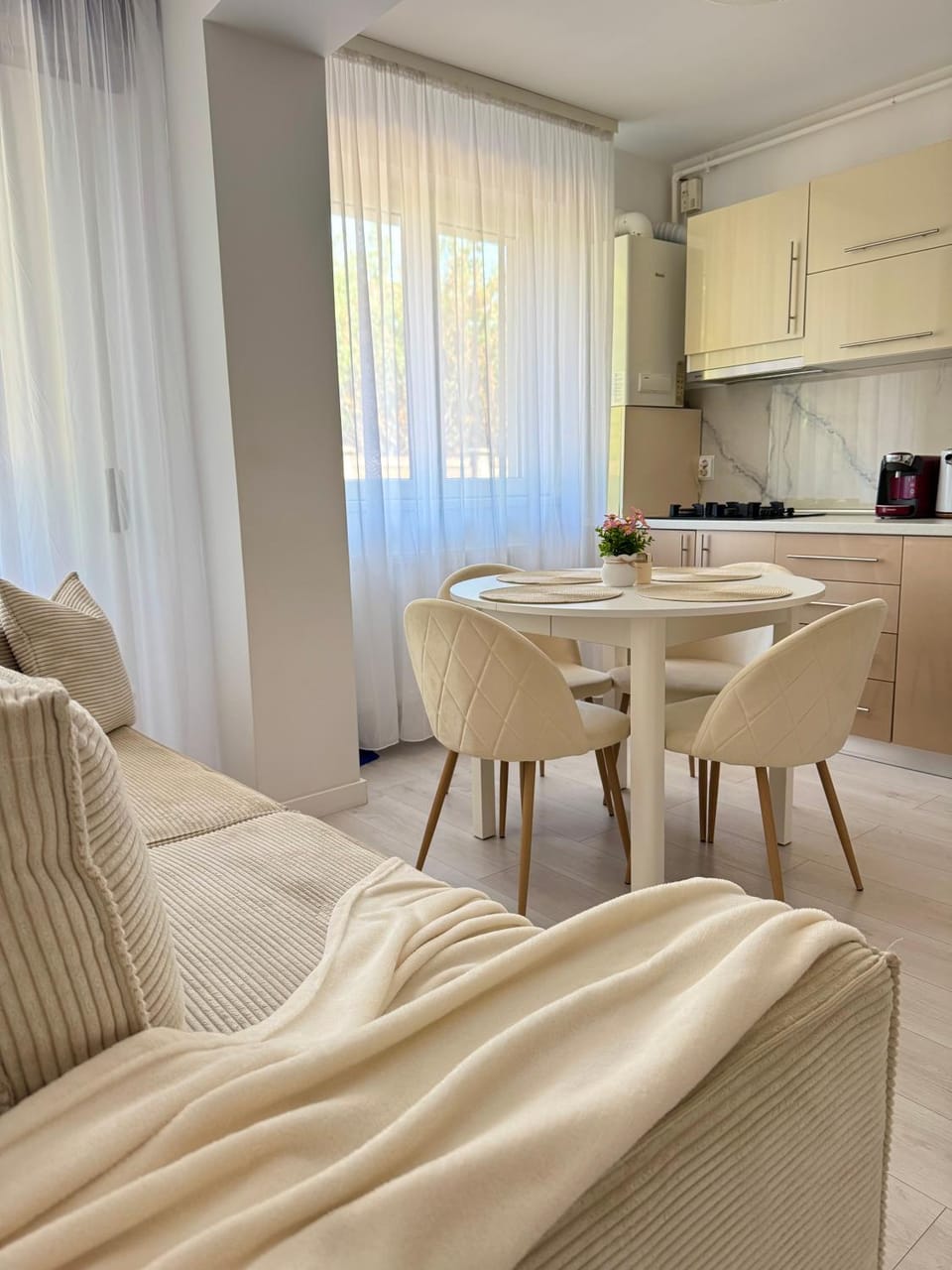 Kitchen or kitchenette, Living room, Dining area