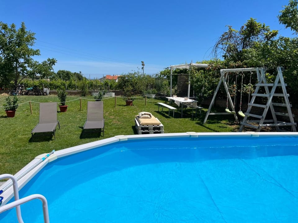 SlowCasa - VILLA Garden & Pool - Full Apartment Chalet in Abruzzo
