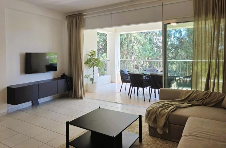 Pineview Heights by Staycom Apartment in Yeroskipou