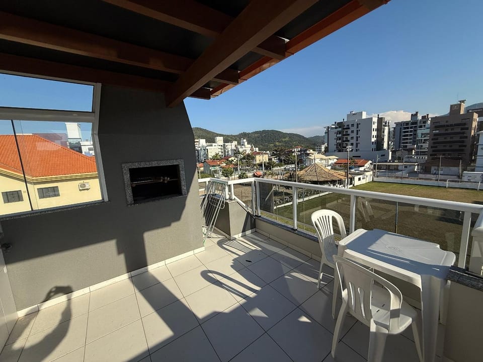 Cód 124- Cobertura com vista á 50m do mar Apartment in Florianopolis